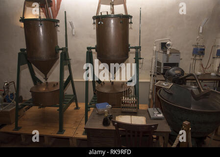 Süßen Kräuterlikör "klosterbruder" in das alte Sudhaus der Zinna Abtei ein ehemaliges Zisterzienserkloster in Jüterbog in Brandenburg, Deutschland produziert Stockfoto