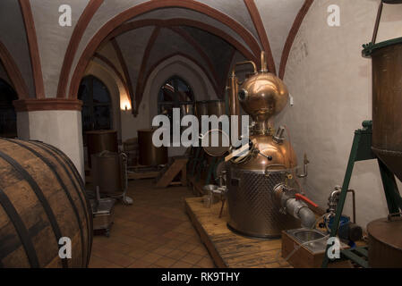 Süßen Kräuterlikör "klosterbruder" in das alte Sudhaus der Zinna Abtei ein ehemaliges Zisterzienserkloster in Jüterbog in Brandenburg, Deutschland produziert Stockfoto