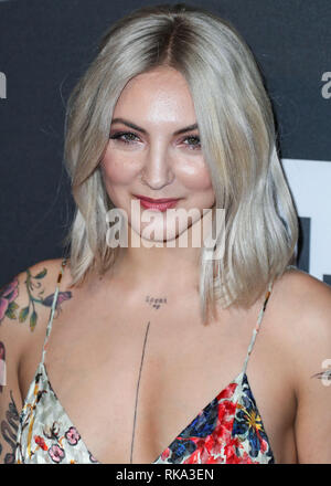 Kalifornien, USA. 9. Feb 2019. Sängerin Julia Michaels, das Tragen eines Adriana Iglesias Kleid kommt an der Recording Academy und Clive Davis' 2019 Pre-GRAMMY Gala im Beverly Hilton Hotel am 9. Februar 2019 in Beverly Hills, Los Angeles, Kalifornien, USA. (Foto von Xavier Collin/Image Press Agency) Quelle: Bild Presse Agentur/Alamy leben Nachrichten Stockfoto