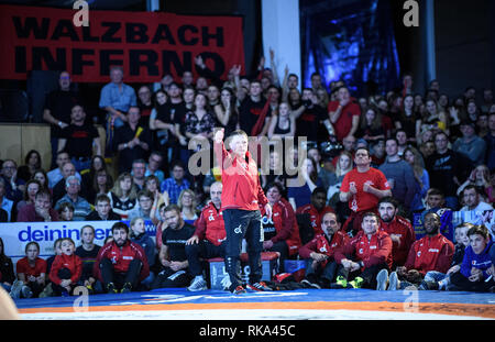 Weinberg, Deutschland. 09 Feb, 2019. Coach Frank Heinzelbecker (Weingarten). GES/Wrestling/deutschen Ringerliga endgültige Rückkampf: Germania Weingarten - VfK Schifferstadt, 09.02.2019 Sport: German Wrestling League Finale: Germania Weingarten - VfK Schifferstadt, Weingarten, 9. Februar 2019 | Verwendung der weltweiten Kredit: dpa/Alamy leben Nachrichten Stockfoto