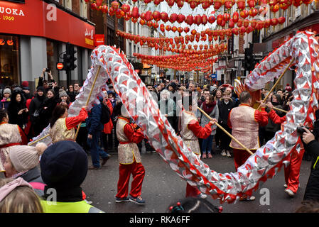 London, Großbritannien. 10. Februar 2019. Das Chinesische Neue Jahr des Schweins ist mit der traditionellen Parade in London gefeiert. Quelle: Matthew Chattle/Alamy leben Nachrichten Stockfoto