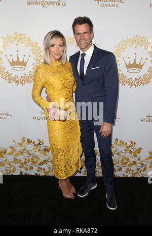 PASADENA, Ca - 9. Februar: Debbie Matenopoulos, Cameron Mathison, Hallmark Channel und Markenzeichen Filme & Geheimnisse Winter 2019 TCA am Turnier Haus in Pasadena, Kalifornien am 9. Februar 2019. Credit: Faye Sadou/MediaPunch Stockfoto