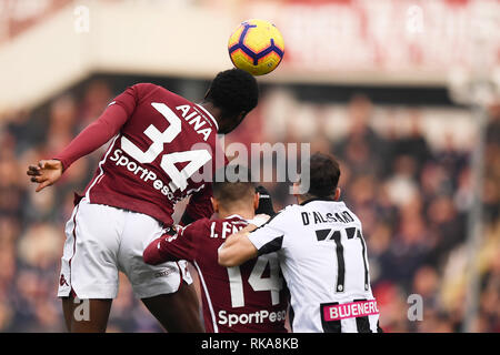 Turin, Italien. 10. Feb 2019. Foto LaPresse - Fabio Ferrari 10 Febbraio 2019 Torino, Italia Sport Calcio ESCLUSIVA TORINO FC Turin vs Udinese - Campionato di calcio Serie A TIM 2018/2019 - Stadio Olimpico Grande Torino. Nella Foto: Ola Aina (Torino FC); Foto LaPresse - Fabio Ferrari Februar 10, 2019 Turin, Italien Sport Fussball EXKLUSIVE TORINO FC Turin vs Udinese - Italienische Fußball-Liga einen TIM 2018/2019 - Olimpico Grande Torino Stadion. In der Pic: Ola Aina (Torino FC); Quelle: LaPresse/Alamy leben Nachrichten Stockfoto