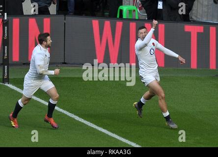 London, Großbritannien. 10. Feb 2019. Scorer der ersten Versuchen Jonny kann (England, rechts) feiert. England V France. Guinness sechs Nationen Rugby. Twickenham Stadium. London. UK. 10.02.2019. Credit: Sport in Bildern/Alamy leben Nachrichten Stockfoto