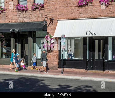 Internationale luxus Einzelhändlern auf Galena Street, Aspen, Colorado, USA Stockfoto