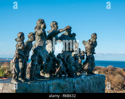 Cove Fishing Desaster 1881 Denkmal der trauernden Frauen und Kinder von Jill Watson; 189 Fischer starben, Berwickshire, Scottish Borders, Schottland, Großbritannien Stockfoto