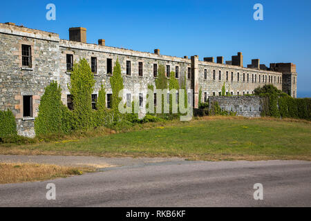 Der viktorianische Fort Tourgis Baracke Block verwendet, Truppen für die Verteidigung gegen Napoleon zu Haus und für Pistole Platzierung durch die Deutschen im Zweiten Weltkrieg verwendet. Stockfoto