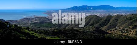 Blick auf Malaga Stadt von Montes Malaga, Malaga, Costa del Sol Stockfoto