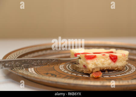 Was mit übrig gebliebenen Cheese Cake Bars. Stockfoto