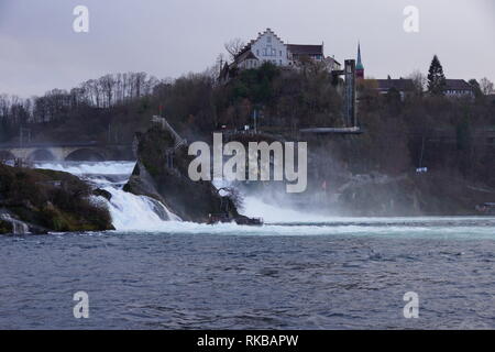 Rheinfall am Rhein Stockfoto