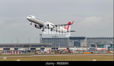Turkish Airlines, Airbus A 321-200, TC-Jtr am Flughafen Manchester Stockfoto