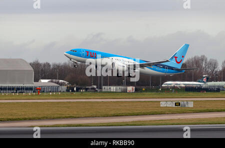 TUI Airways Boeing 737 Max. 8, G-TUMA auf dem Flughafen Manchester Stockfoto