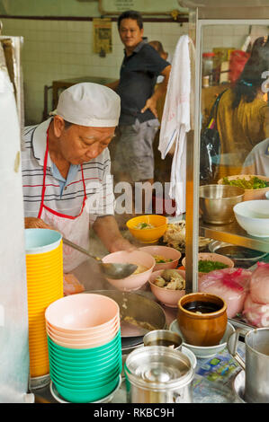 Berühmte chinesische Lebensmittel Straße Restaurants in Jalan Yau Tet Shin in Ipoh, Malaysia Stockfoto