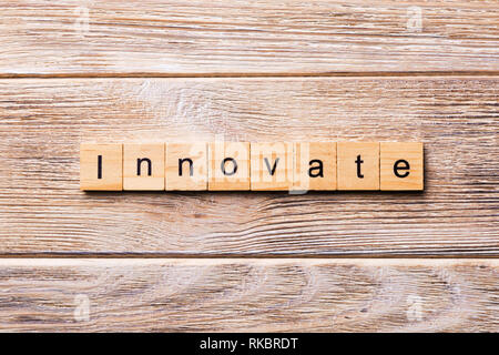 Innovationen Wort auf Holz Block geschrieben. Innovationen text auf Holz- Tabelle für Ihr Design, Konzept. Stockfoto