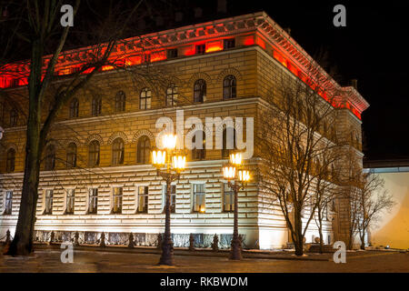 Gebäude der lettischen Saeima in der Altstadt von Riga - berühmte europäische Stadt, wo Touristen eine einzigartige Atmosphäre des Mittelalters und berühmten Ensembles von Archi finden Stockfoto