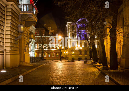 Gebäude der lettischen Saeima in der Altstadt von Riga - berühmte europäische Stadt, wo Touristen eine einzigartige Atmosphäre des Mittelalters und berühmten Ensembles von Archi finden Stockfoto