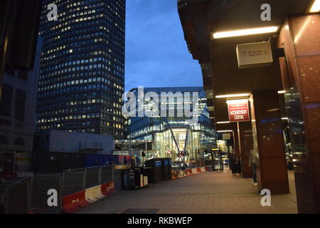 Kardinal in der Nacht, London, Vereinigtes Königreich Stockfoto