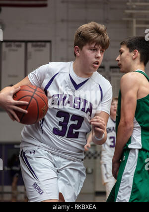 Basketball Aktion mit Red Bluff vs Shasta Junior Varsity in Redding, Kalifornien. Stockfoto