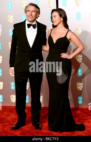 Steve Coogan und Tochter Klara Coogan Teilnahme an der 72nd British Academy Film Awards in der Royal Albert Hall, Kensington Gore, Kensington, London statt. Stockfoto