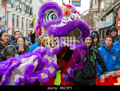 London, Großbritannien. 10. Februar 2019. Chinesisches Neujahr 2019 - Jahr des Schweins, China Town, London. Quelle: A.Bennett Credit: Andrew Bennett/Alamy leben Nachrichten Stockfoto