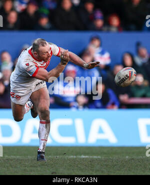 Belle Vue, Wakefield, Großbritannien. 10 Feb, 2019. Betfred Super League Rugby, Wakefield Trinity gegen St Helens; James Roby von St Helens passt den Ball Credit: Aktion plus Sport/Alamy leben Nachrichten Stockfoto