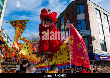 Newcastle, UK. 10 Feb, 2019. Darsteller in Chinese New Year Parade, Newcastle upon Tyne, 10. Februar 2019 Credit: Peter Reed/Alamy leben Nachrichten Stockfoto