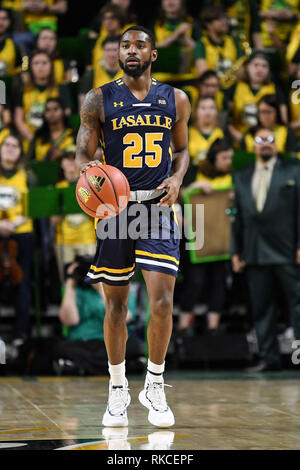 Fairfax, Virginia, USA. 10 Feb, 2019. La Salle Entdecker guard TRACI CARTER (25) bringt den Ball Court während der ersten Hälfte gegen die George Mason Patrioten an EagleBank Arena. Credit: Terrence Williams/ZUMA Draht/Alamy leben Nachrichten Stockfoto