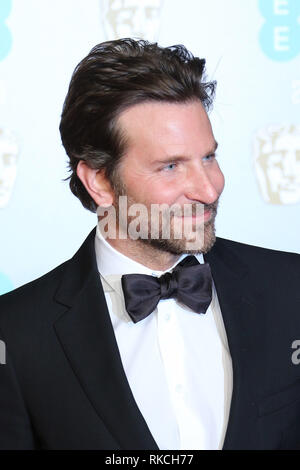 London, Großbritannien. 10 Feb, 2019. Bradley Cooper, EE British Academy Film Awards, die Royal Albert Hall, London, UK, 10. Februar 2019, Foto von Richard Goldschmidt Credit: Rich Gold/Alamy leben Nachrichten Stockfoto