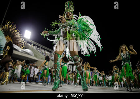 Rio De Janeiro, Brasilien. 11 Feb, 2019. RJ - Rio de Janeiro - 10/02/2019 - Technische Generalprobe für den Karneval 2019 - die Samba Schulen der speziellen Gruppe startet am Sonntag, den 10. Februar, technische Proben, technischen Proben im Samb Dromo ab 8 Uhr. Foto: Alex Ribeiro/AGIF AGIF/Alamy Credit: Live-Nachrichten Stockfoto