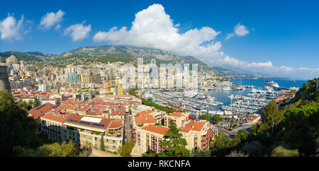 Hohe Betrachtungswinkel auf Port Hercules in Monaco Stockfoto