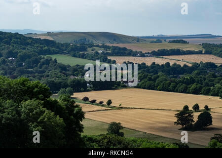 Blick von oben auf Cissbury Ring nach Norden in Richtung Westen Schwarz patch Hill und Harrow Hill Stockfoto