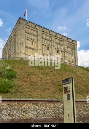 NORWICH, NORFOLK, Großbritannien - 13. JUNI 2018: Außenansicht des Schlosses Stockfoto