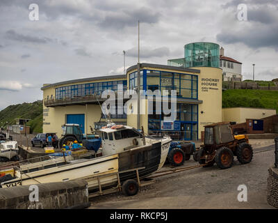 CROMER, NORFOLK, Großbritannien - 13. JUNI 2018: Außenansicht des RNLI Rocket House - Museum und Cafe Stockfoto