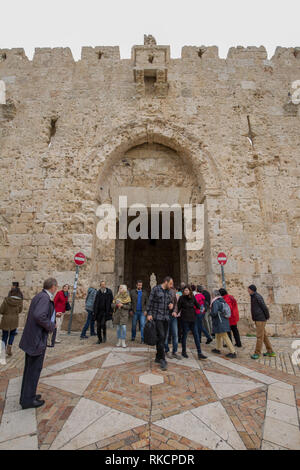 Damaskus Tor in der Mauer um die Altstadt von Jerusalem Stockfoto