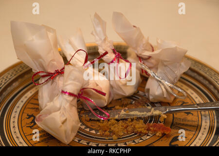 Was mit übrig gebliebenen Cheese Cake Bars. Stockfoto