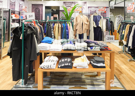 Hongkong - ca. Januar 2016: ein Geschäft in Hongkong. Shopping ist eine weit verbreitete soziale Tätigkeit in Hongkong. Stockfoto