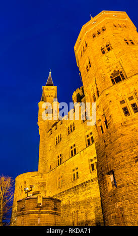 Am Abend Blick auf die Burg Hohenzollern in Deutschland Stockfoto