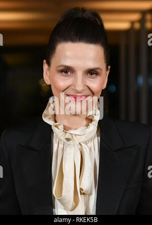 06. Februar 2019, Berlin: Juliette Binoche, französische Schauspielerin und Jury Präsident der Berlinale, kommt zu dem Hotel Mandala für eine Jury Dinner vor dem Start der Berlinale. Foto: Jens Kalaene/dpa-Zentralbild/dpa Stockfoto