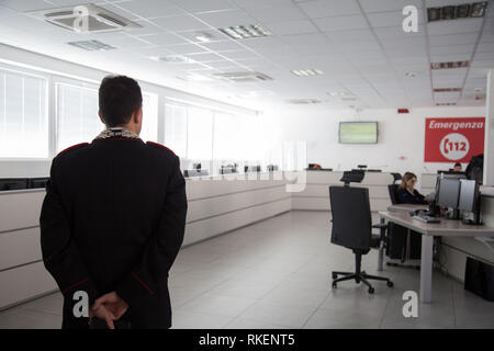 Foto Francesco Bozzo - LaPresse 11-02-2019 Milano (Italia) Cronaca Centrale 112 über Annarumma 27 ore 10:30 Visita del sottosegretario Alle &#x2019;Interno Stefano Candiani, Presenti il prefetto di Milano Renato Saccone, il Presidente della Lombardia Attilio Fontana, il questore di Milano Cardona e i vertici di Carabinieri, Guardia di Finanza e Polizia Stockfoto