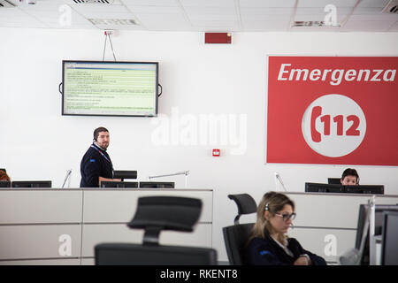 Foto Francesco Bozzo - LaPresse 11-02-2019 Milano (Italia) Cronaca Centrale 112 über Annarumma 27 ore 10:30 Visita del sottosegretario Alle &#x2019;Interno Stefano Candiani, Presenti il prefetto di Milano Renato Saccone, il Presidente della Lombardia Attilio Fontana, il questore di Milano Cardona e i vertici di Carabinieri, Guardia di Finanza e Polizia Stockfoto