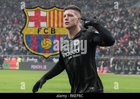 Frankfurt, Deutschland. 11 Feb, 2019. Foto Montage: Frankfurt Luka Jovic angeblich mit FC Barcelona vereinbart. Archiv Foto: Luka JOVIC (F) feiert nach seinem Ziel zu 1:1 Equalizer; 1. Bundesliga, Saison 2018/2019, 20. Spieltag, Eintracht Frankfurt (F) - Borussia Dortmund (DO) 1:1, am 02.02.2019 in Frankfurt/Main/Deutschland. | Verwendung der weltweiten Kredit: dpa/Alamy leben Nachrichten Stockfoto