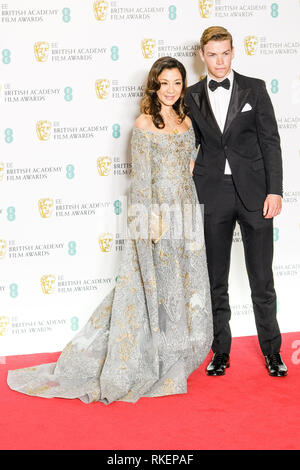 London, Großbritannien. 10 Feb, 2019. Michelle Yeoh und Poulter stellt Backstage in der British Academy Film Awards am Sonntag, 10. Februar 2019 in der Royal Albert Hall, London. . Bild von Julie Edwards. Credit: Julie Edwards/Alamy leben Nachrichten Stockfoto