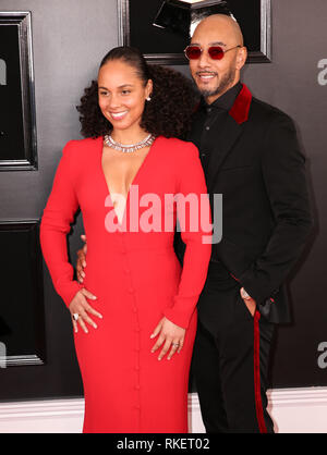 Januar 14, 2019 - Los Angeles, Kalifornien, USA - Februar 10, 2019 - Los Angeles, Kalifornien, USA - Alicia Keys und Ehemann SWIZZ BEATS darstellen bei der Ankunft für die 61. jährlichen Grammy Awards. (Bild: © Alexander Seyum/ZUMA Draht) Stockfoto