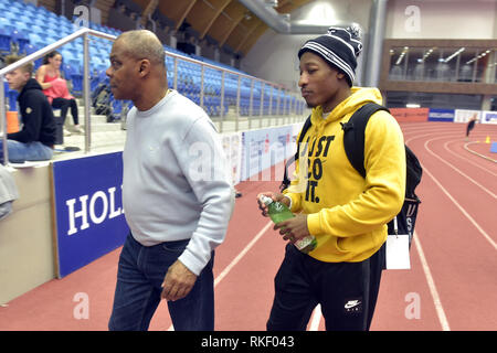 Ostrava, Tschechische Republik. 11 Feb, 2019. Amerikanische Sprinter, die in der 100 Meter spezialisiert, MICHAEL RODGERS (rechts) nimmt an der Pressekonferenz vor der Tschechischen Innen- Gala 2019, EA international indoor Treffen in Ostrava, Tschechische Republik, 11. Februar 2019. Credit: Jaroslav Ozana/CTK Photo/Alamy leben Nachrichten Stockfoto