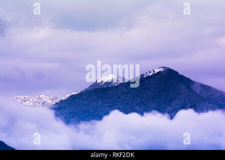 Schneefall, Schnee bedeckten Hügel aus Kathmandu, Nepal, 9 Feb, 2019 Stockfoto