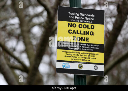 Allgemeine Ansichten eines Keine Cold Calling Zone Zeichen in Chichester, West Sussex, UK. Stockfoto