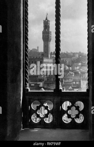 Toskana, Florenz, Palazzo Vecchio aus einer der zwei Fenstern der Glockenturm des Giotto, 1900-10 Stockfoto