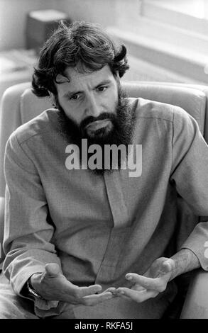 Cat Stevens nun als Yusuf Islam der Sänger in seiner North London Office 1985 fotografierte für das Magazin "Stern" bekannt. Stockfoto