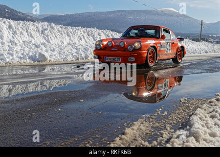 Luc, Frankreich, 4. Februar 2019: Winter Rallye auf dem Vercors Straßen. Rallye Historique ist für jene Autos, die in die Ral teilgenommen haben, vorbehalten. Stockfoto