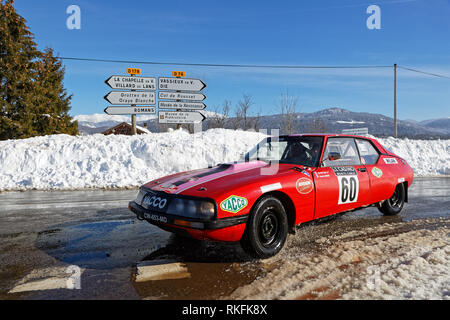 Luc, Frankreich, 4. Februar 2019: Winter Rallye auf dem Vercors Straßen. Rallye Historique ist für jene Autos, die in die Ral teilgenommen haben, vorbehalten. Stockfoto